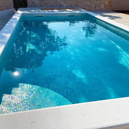 Summer Breeze Villa *